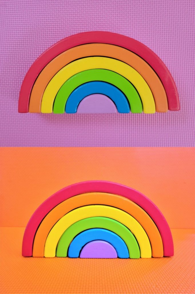 Stacking rainbow toy