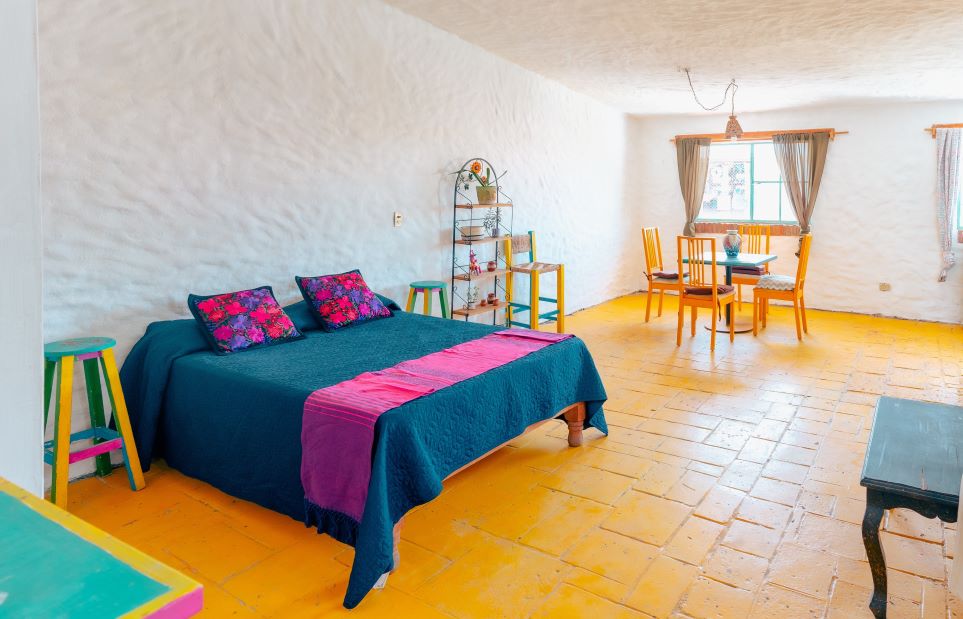 Studio apartment/room in beautiful bright colors