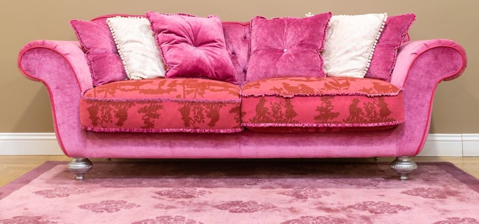 Couch in pinks