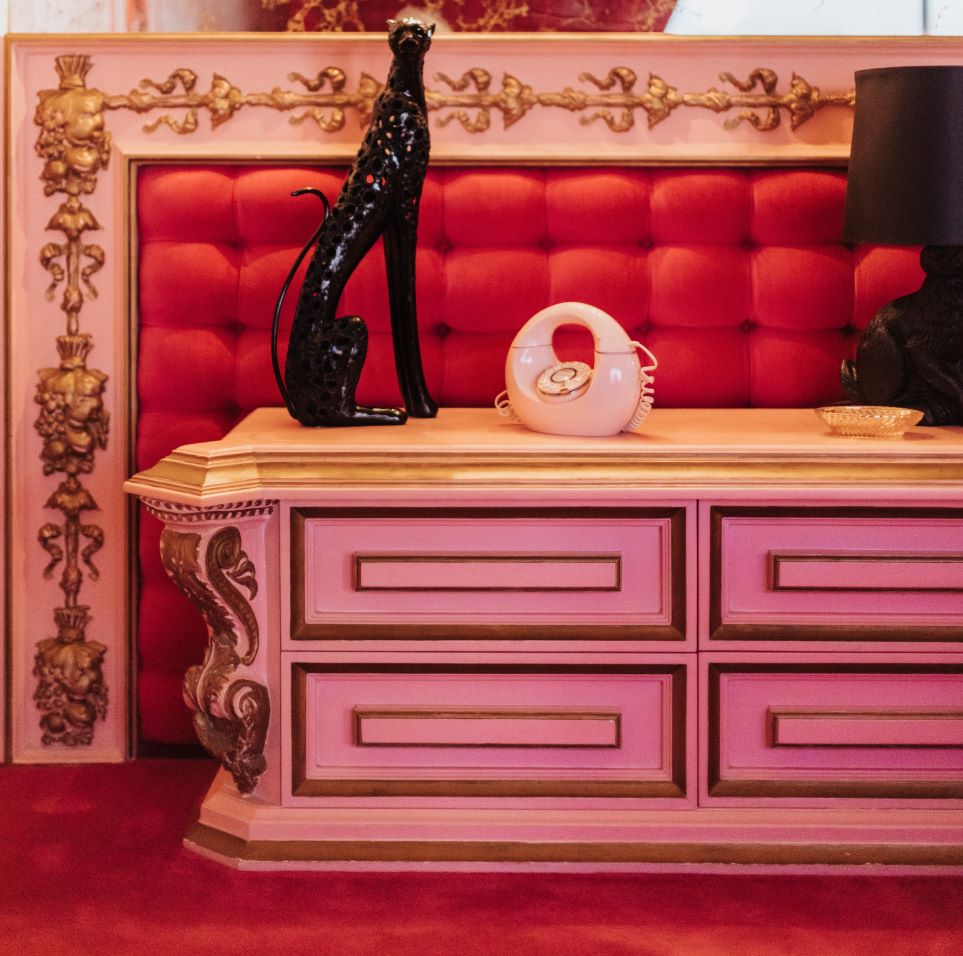 Lovely pink and red interior design