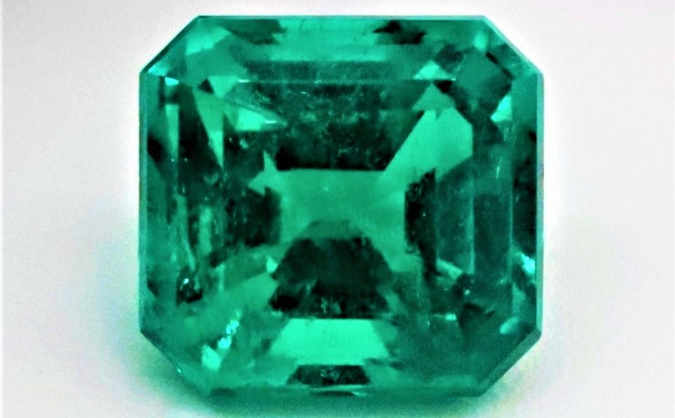 Cut emerald
