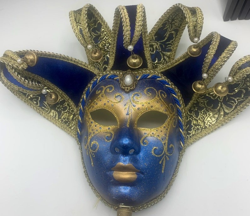 Venetian masks make a festive and eccentric decor theme