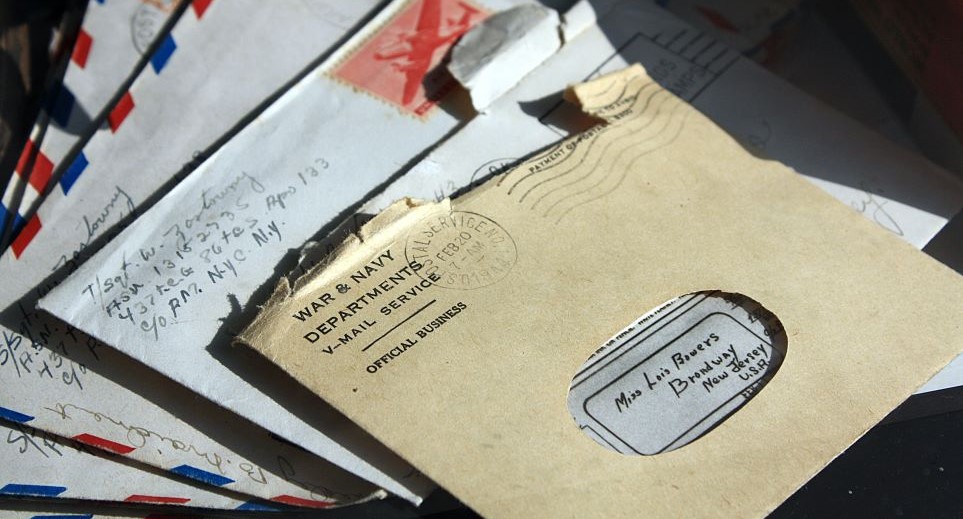 It's easy to get overwhelmed by clutter that requires our social correspondence