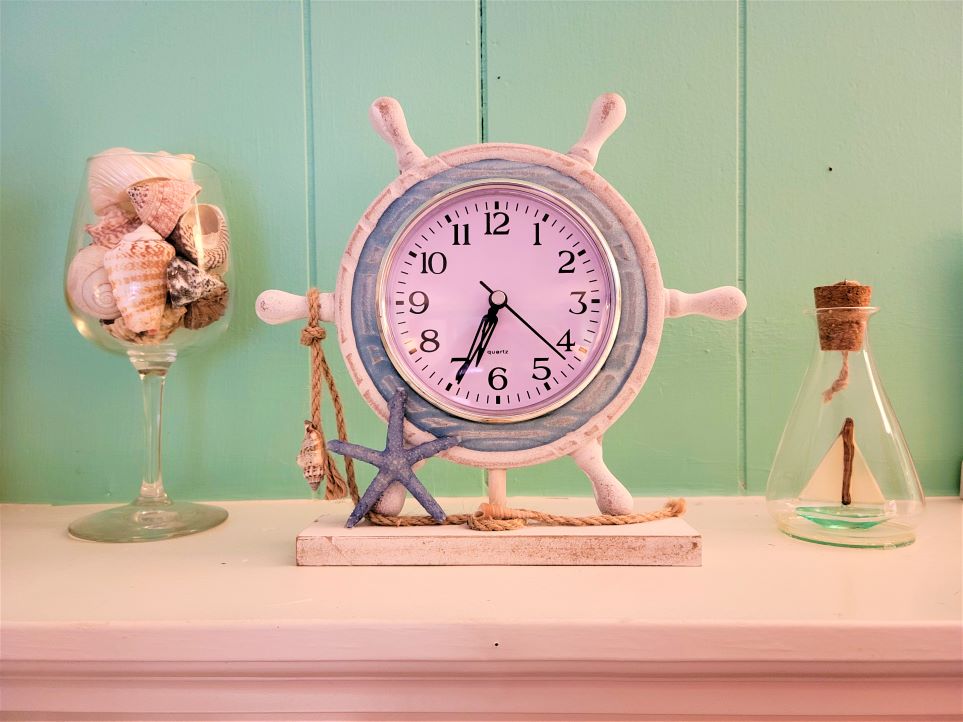 Nautical analog clock